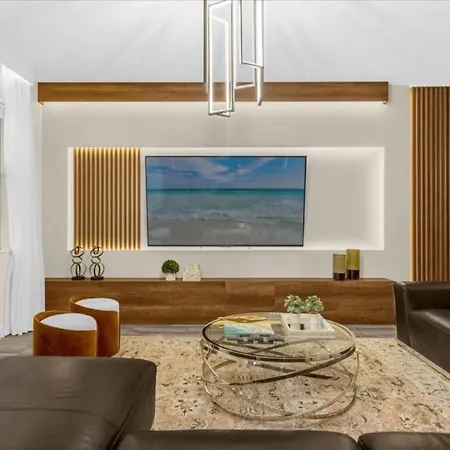 9 Bedrooms- 5 Bathrooms- Champions Gate 1301 Dw